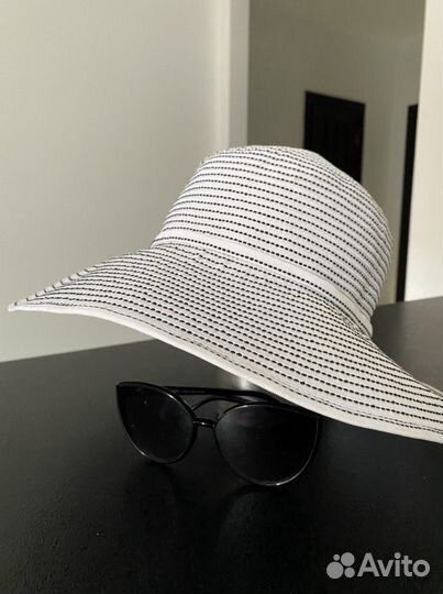 Женская белая шляпа