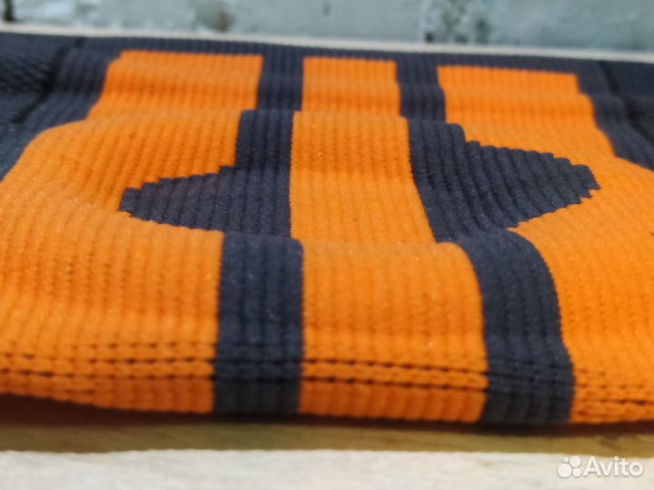 Суппорт колена IN218 с усил. гелевой вставкой