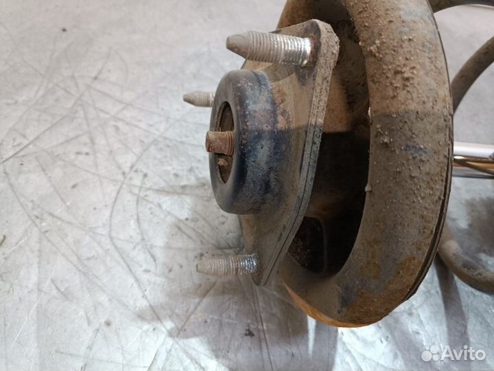 Стойка подвески передняя правая Mitsubishi Lancer