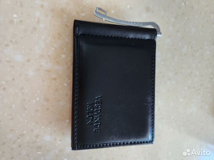 Портмоне на магните