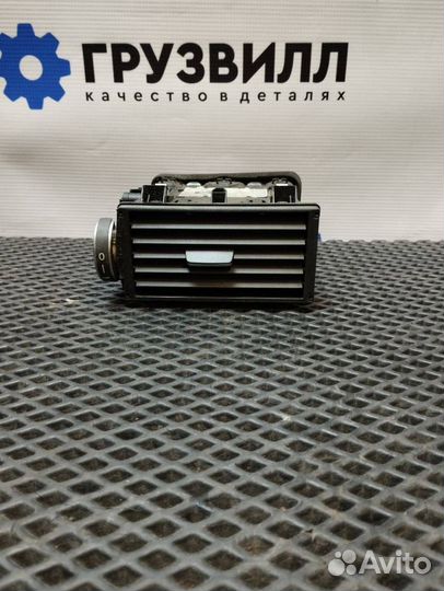 Дефлектор обдува салона левый Volvo FH4 82165759