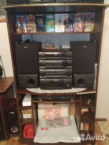 Тумбочка высокая на колёсиках