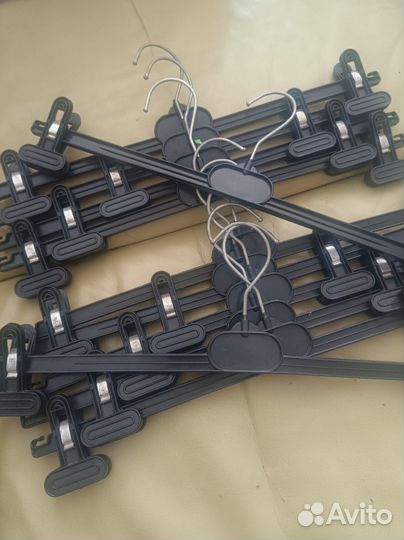 Деревянные плечики