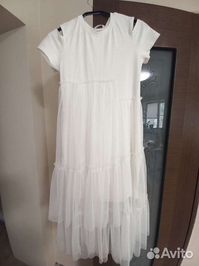 Платье для девочки в хорошем состоянии