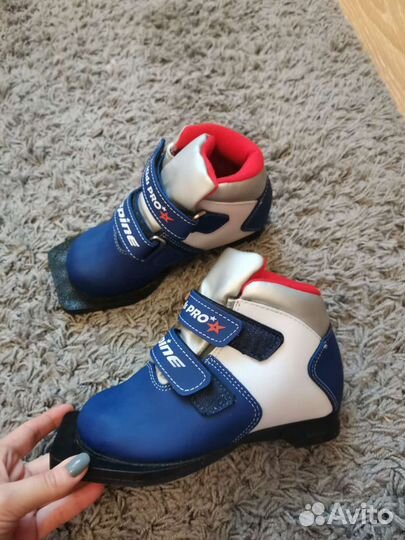 Лыжные ботинки 30