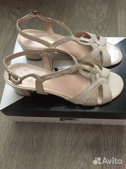 Босоножки женские