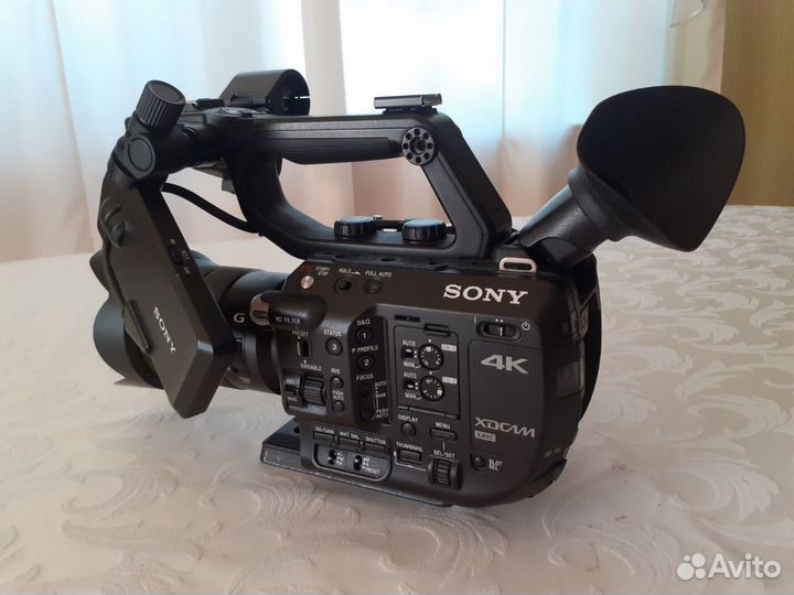 Профессиональная цифровая видеокамера 4K Sony