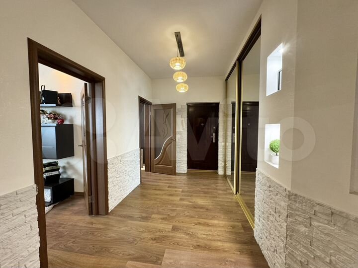 2-к. квартира, 74 м², 3/6 эт.