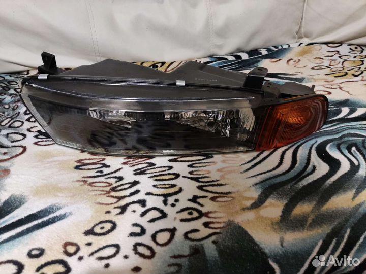 Фара mitsubishi Galant 8