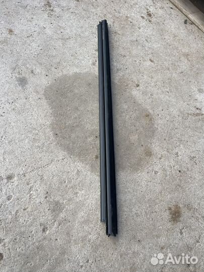 Уплотнитель стекла передний mercedes w213