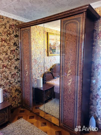 Спальный гарнитур