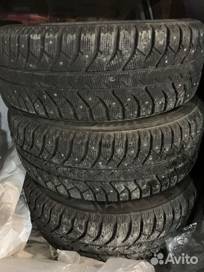 Bridgestone Ice Cruiser 7000 205/60 R16 92