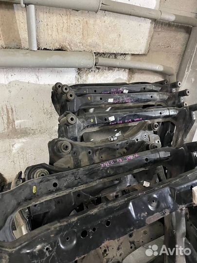 Подрамник на nissan т 31