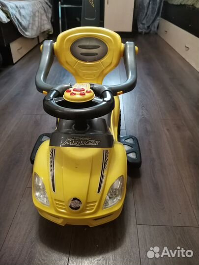 Детская машинка каталка с ручкой