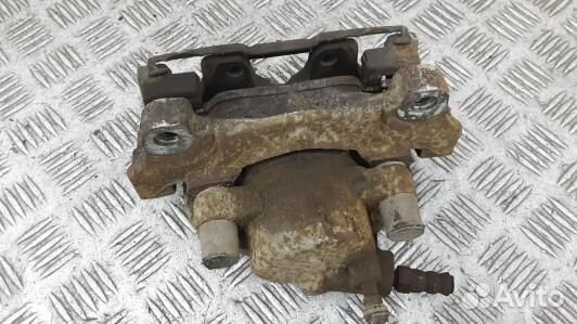 Суппорт тормозной передний левый land rover freela