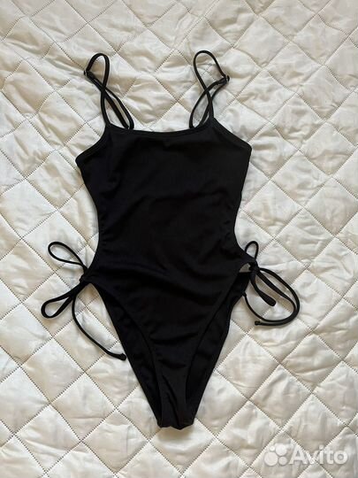 Слитный купальник в рубчик