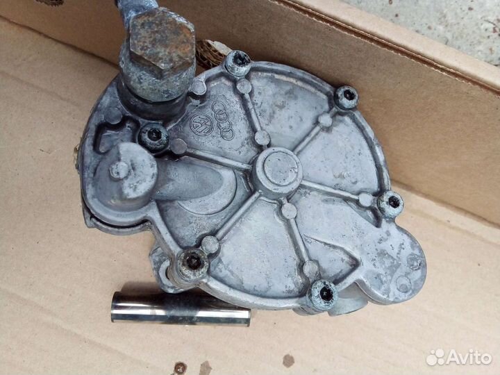 Вакуумный насос VW Т4-2.5-2.4 диз
