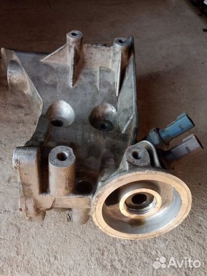 Кронштейн генератора Volkswagen Passat Cc 1.8 cdaa