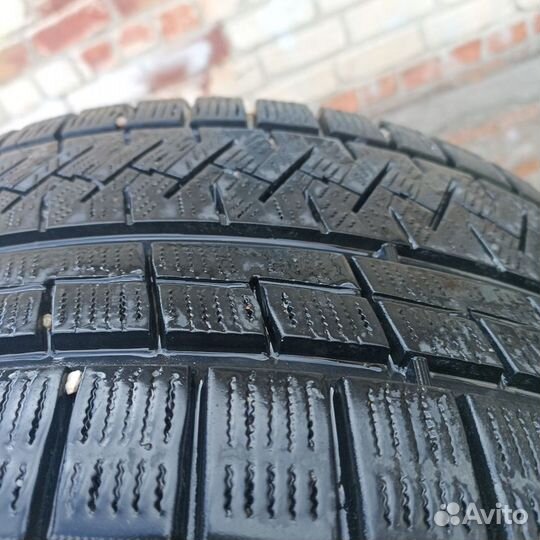 Triangle Snowlink TWT02 235/35 R19 91W