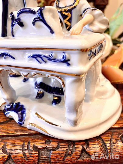 Фарфоровая статуэтка Capodimonte (Каподимонте)