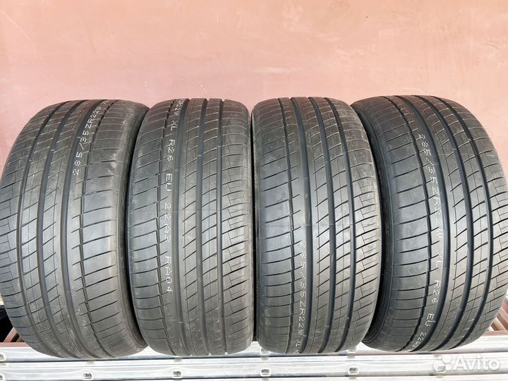 Kapsen RS26 Practical Max HP 255/35 R20 147Y