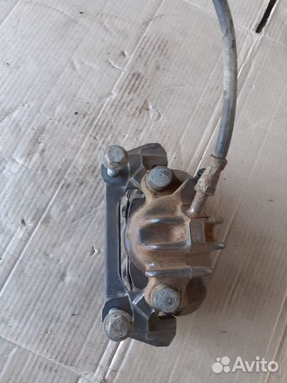 Суппорт передний левый Вольво S80 98-06г.в