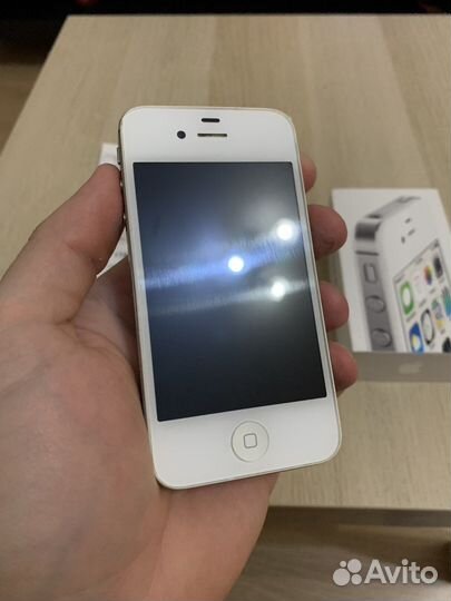 Телефон iPhone 4s
