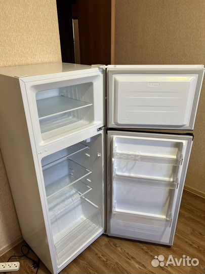 Холодильник бу 150 см в отличном состоянии