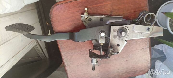 Педаль сцепления mazda 6 gg