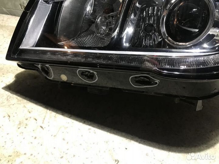 Фара Hyundai Genesis