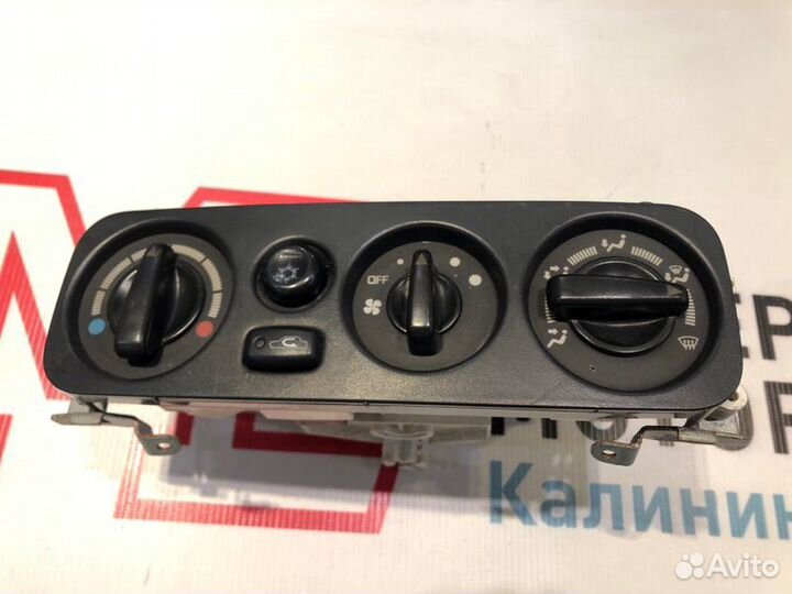 Блок управления климат-контролем Mitsubishi