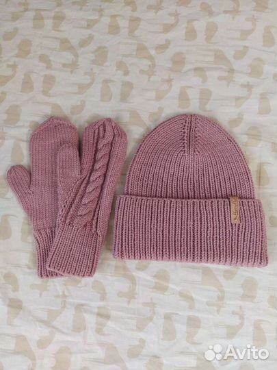 Комплект шапка и варежки
