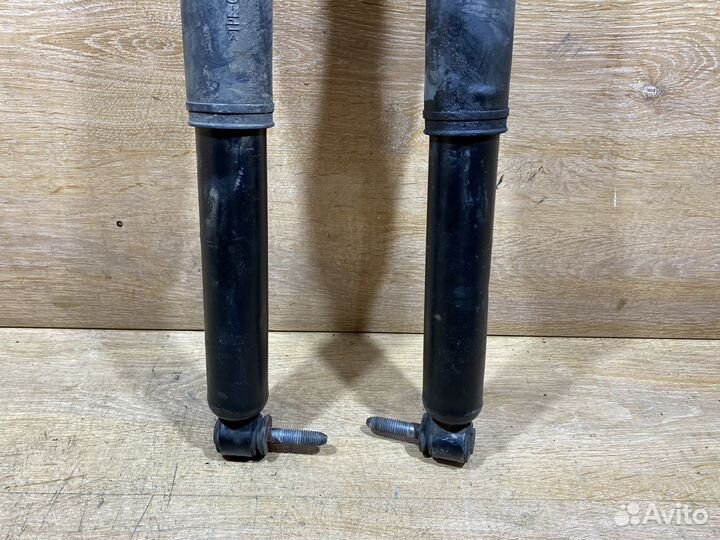 Комплект задних амортизаторов Renault Megane 3 141