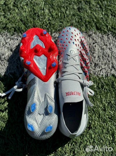 Бутсы Adidas Predator Freak white