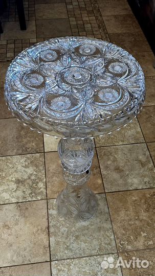 Хрустальный стол, хрустальная ваза