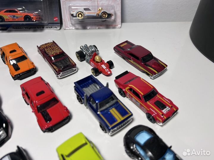 Машинки Hot Wheels 1:64