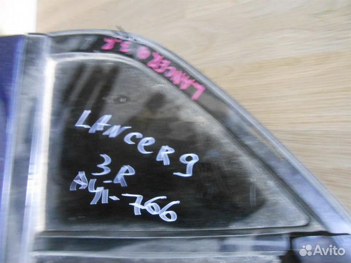 Стекло двери задней правой (форточка) Mitsubishi