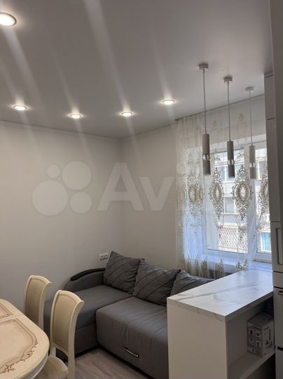 2-к. квартира, 55 м², 2/4 эт.