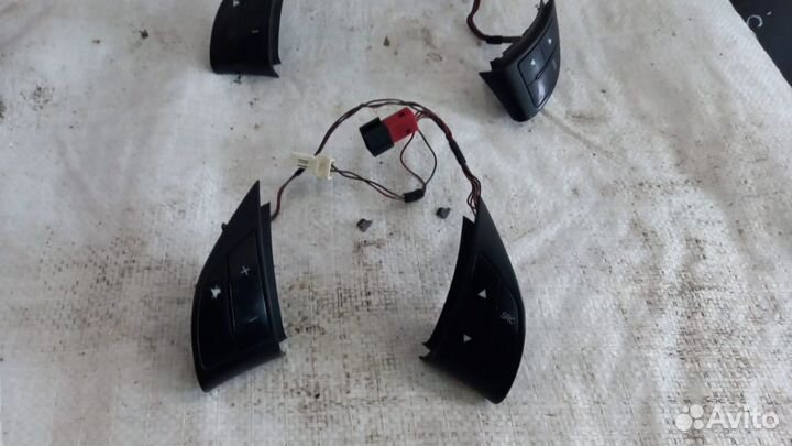 Кнопки мультимедии руля Fiat Linea