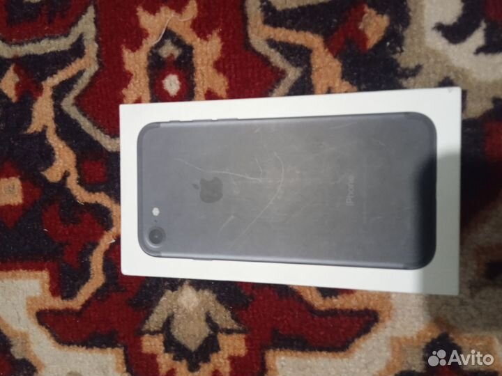 Коробка для Айфона 7