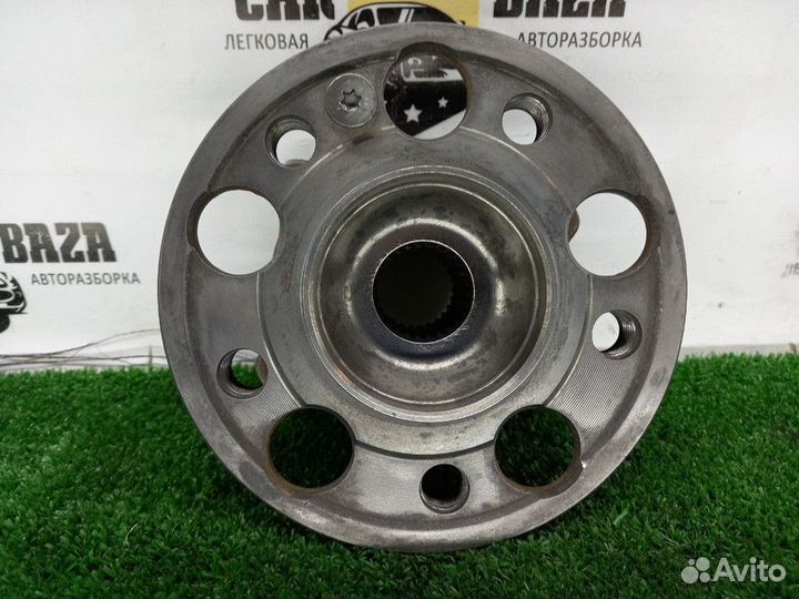 Ступица задняя левая L Mercedes-Benz C-class