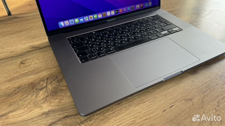 Macbook pro 16 2019 новый Ростест