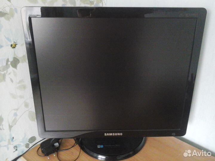 Монитор samsung