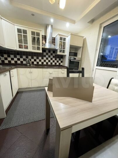 2-к. квартира, 75 м², 7/14 эт.