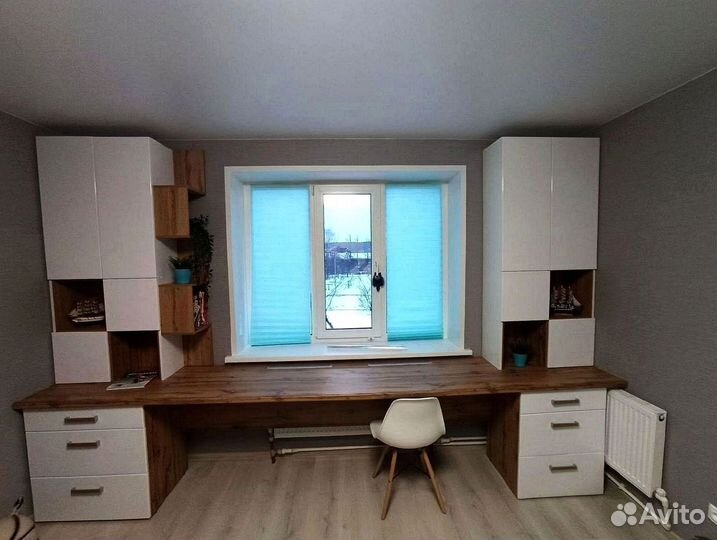 Рабочая зона со шкафом