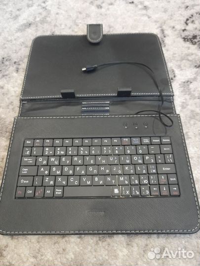 Чехол с клавиатурой для планшета