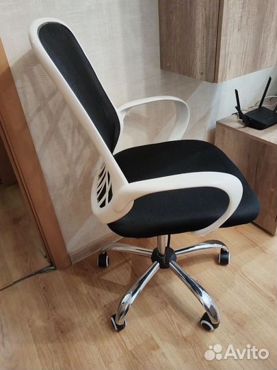 Компьютерное офисное кресло