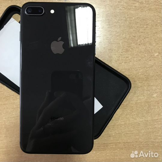 iPhone 8 Plus, 64 ГБ