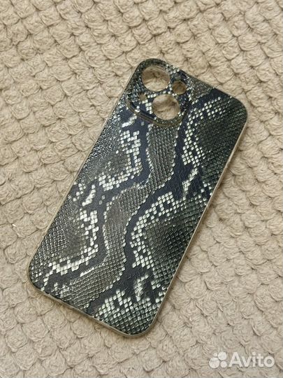 Чехол на iPhone 15 с принтом змеи