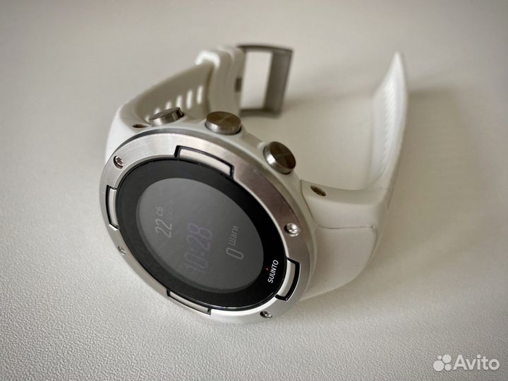 Спортивные умные часы Suunto 5